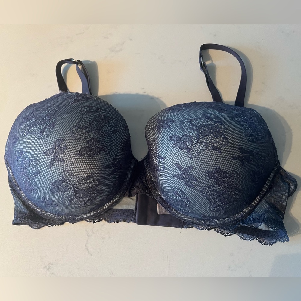 Victorias Secret Demi uplift bra